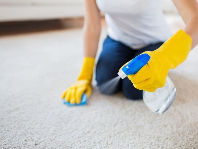 راه کارهایی برای رفع بوی نم موکت